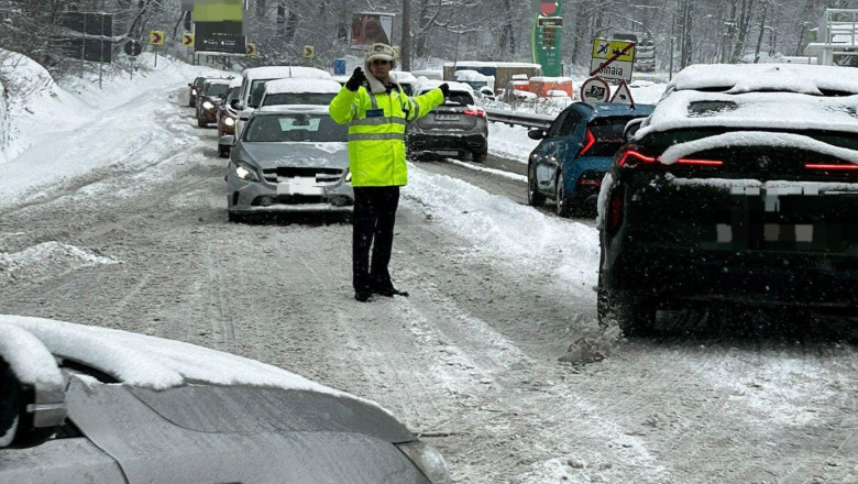 Actiunea Blocada pe soselele din Romania. Politistii au verificat mii de masini si au lasat 250 de soferi far permis intr-o singura zi Imagine