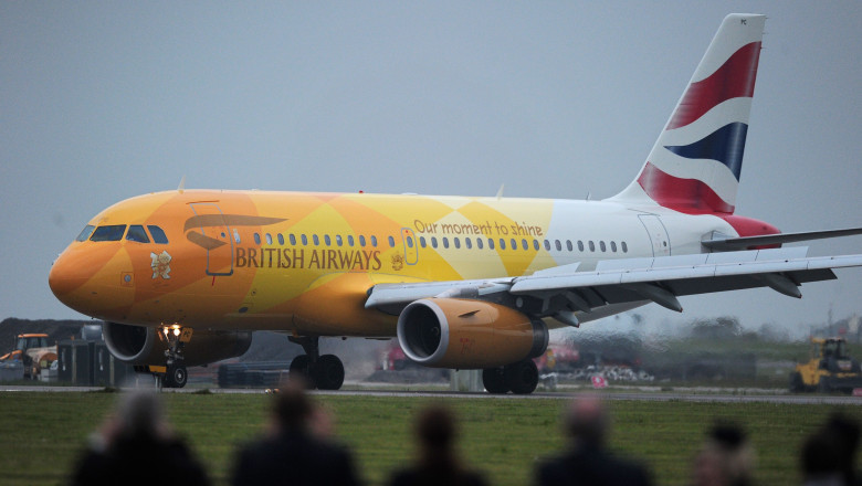 Actiunile operatorilor aerieni scad puternic din cauza unui virus din Europa Imagine