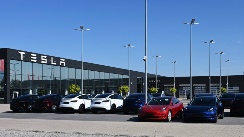 Actiunile Tesla au scazut cu peste 2%. Constructorul auto a livrat mai putin decat si-a propus Imagine