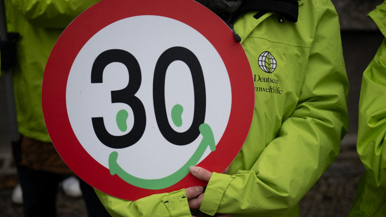 Adina Valean, despre limitarea vitezei masinilor la 30 km/h in orase: „Strategia noastra nu propune interzicerea a nimic” Imagine