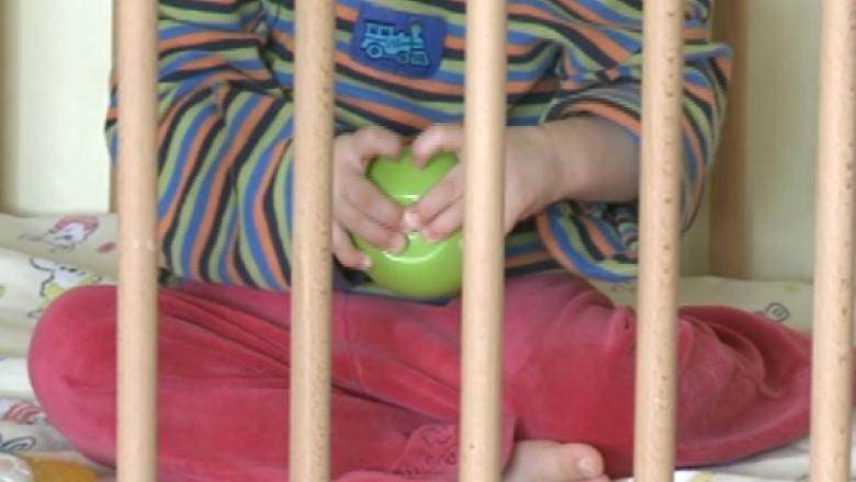 Adoptia, ingreunata de legi si de pretentii Imagine