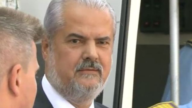 Adrian Nastase: Cand se va realiza o Columna a lui Traian Basescu, cu victimele lui din cei zece ani? Imagine