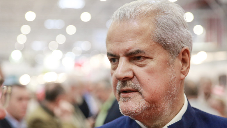 Adrian Nastase le reproseaza politicienilor ca au lipsit de la inmormantarea lui Ion Iliescu: „Trebuiau sa-l cinsteasca” Imagine