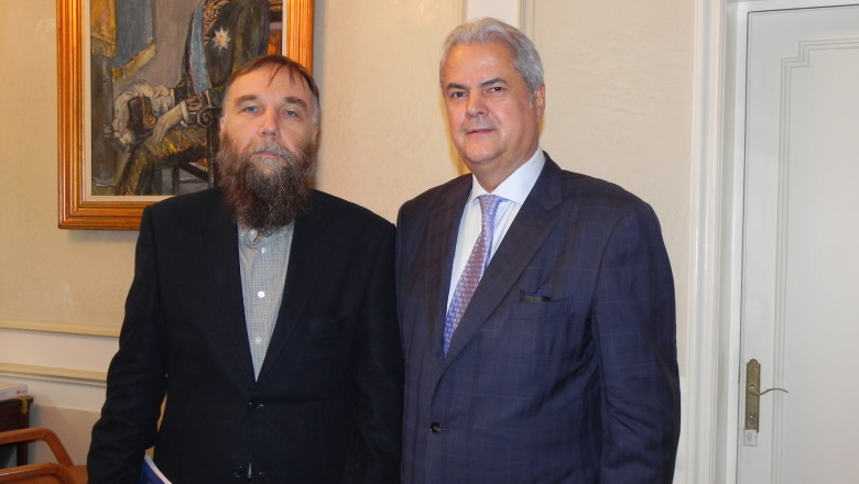 Adrian Nastase reactioneaza: Aleksandr Dughin si-a spart singur blogul Imagine