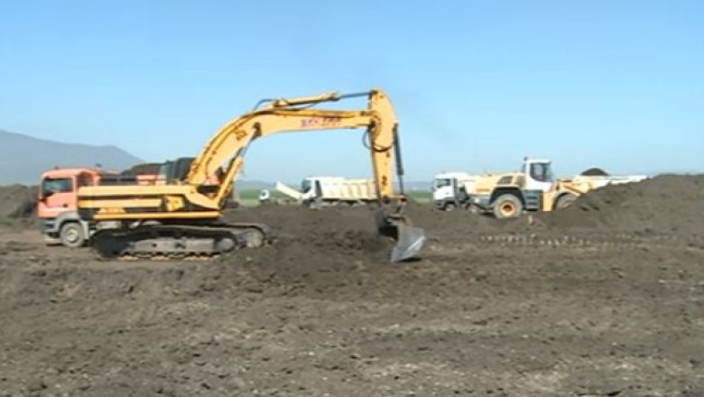 Aeroportul din Ghimbav, la un pas de blocaj. CJ Brasov vrea sa prelungeasca termenul de construire Imagine