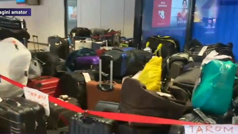 Aeroportul Otopeni este plin cu bagaje. Mormane de valize nerevendicate sau pierdute sunt la sosiri Imagine