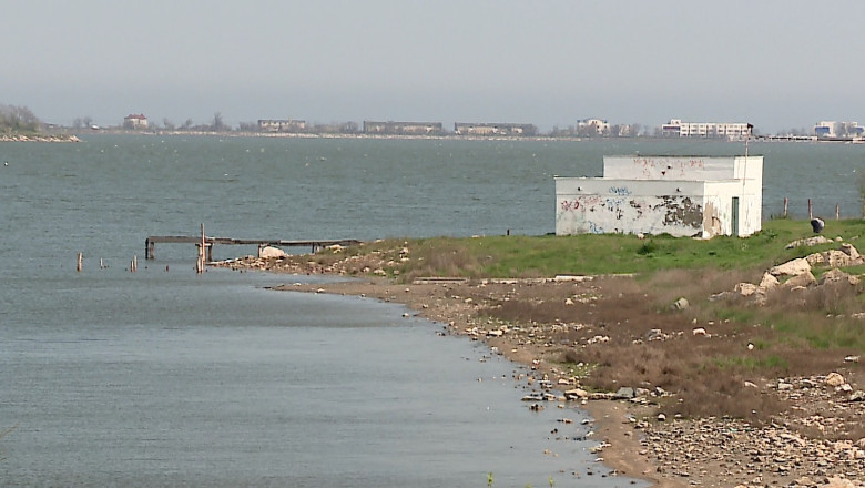 Afacere cu apa sarata si namol. O tanara din Techirghiol a lansat pe piata trei creme cosmetice  Imagine