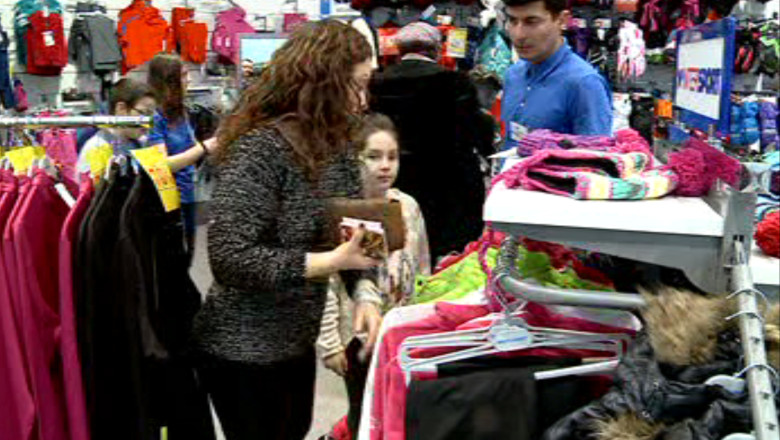 Afacere profitabila pe ger: Frigul creste vanzarile de haine groase. Cat costa un echipament complet Imagine