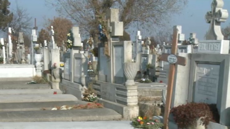 Afaceri preotesti. Profit de 600.000 de lei din locuri de veci vandute ilegal Imagine