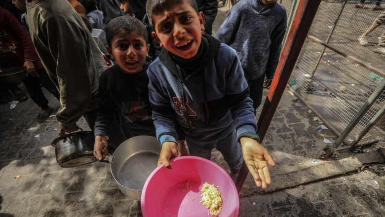 Agentia ONU pentru refugiatii palestinieni acuza Israelul ca ii interzice sa ajute Gaza cu alimente: "Un alt cui in sicriu" Imagine