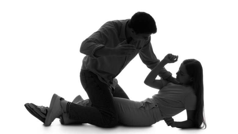 Agentia pentru Egalitatea de Sanse intre Femei si Barbati sustine necesitatea incriminarii femicidului in legislatia penala Imagine