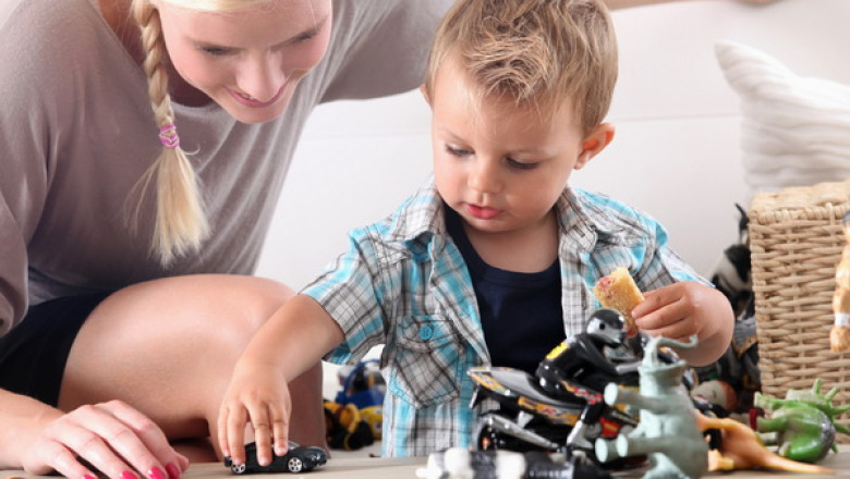 Agentiile de bone sunt la mare cautare. O bona costa intre 500 si 1.000 de lei pe luna Imagine