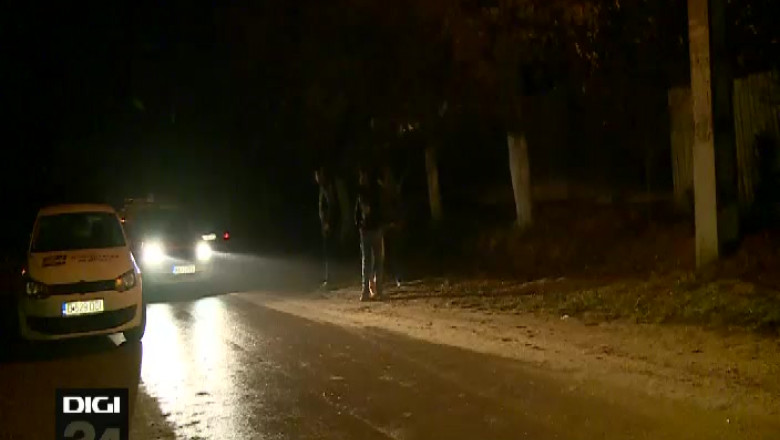 Aglomeratie in ziua votului in sate uitate de lume Imagine