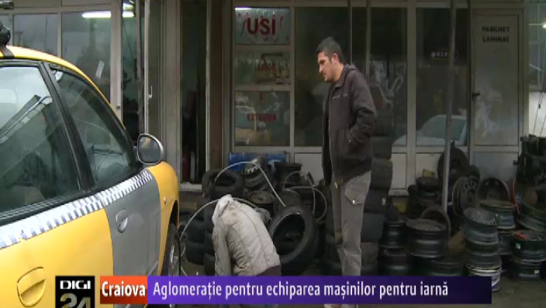 Aglomeratie la service-urile auto din Craiova. Soferii isi echipeaza masinilor pentru iarna Imagine