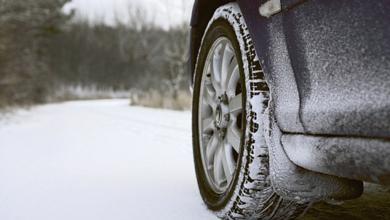 Aglomeratie la vulcanizari: Sute de soferi cauta sa isi schimbe cauciucurile cu mult inainte de prima zapada Imagine