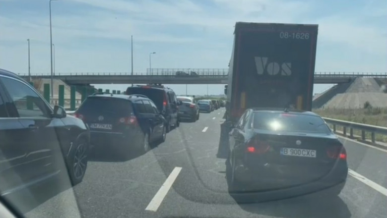 Aglomeratie pe Autostrada Soarelui, dar si pe drumurile care leaga statiunile de pe litoral Imagine