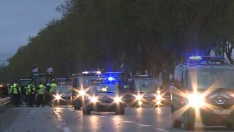 Agricultorii francezi asediaza Parisul. Un om a murit si sase au fost raniti Imagine