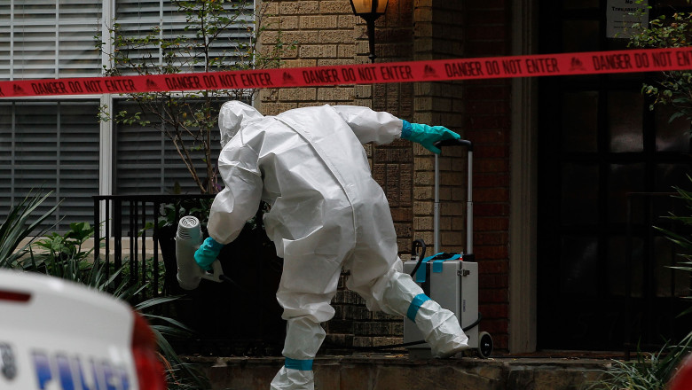 Al doilea caz de Ebola in SUA. O infirmiera din Dallas a incalcat protocolul de protectie Imagine