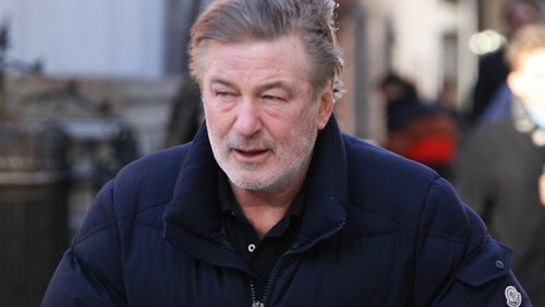 Alec Baldwin a dat in judecata procurorii care l-au anchetat pentru moartea Halynei Hutchins. Ii acuza ca au ascuns probe din dosar Imagine