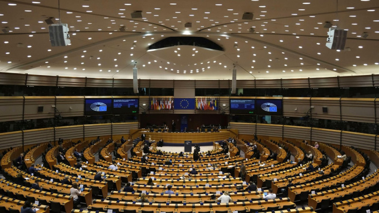 Alegeri Europarlamentare 2024. Cat castiga un europarlamentar si de ce alte avantaje beneficiaza? Imagine
