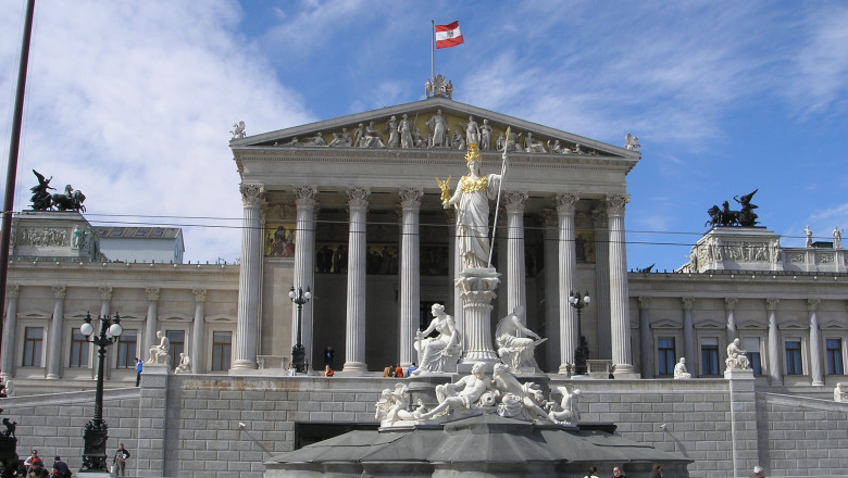 Alegeri legislative in Austria. Sondajele ii crediteaza favoriti pe social-democrati si conservatori Imagine