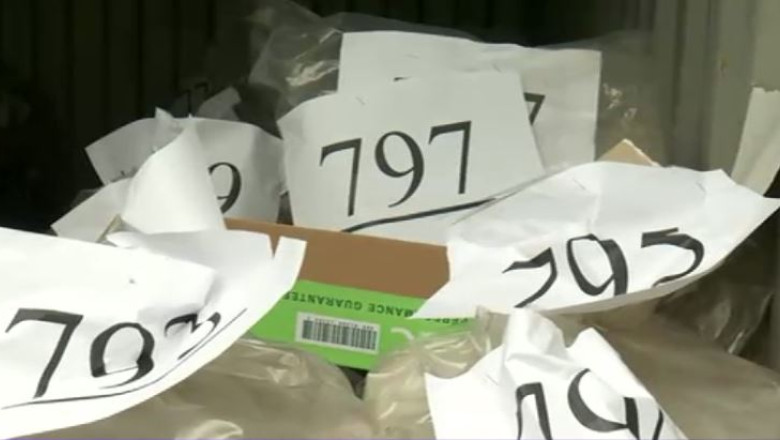 ALEGERI PREZIDENTIALE 2014. Buletinele si stampilele de vot au ajuns in sectiile de votare Imagine