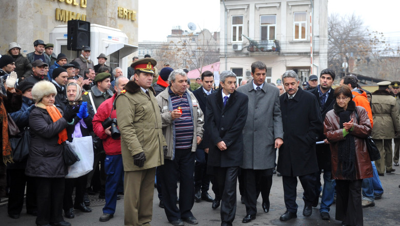ALEGERI PREZIDENTIALE 2014. Campanie sub presiunea tandemului presedinte-premier Imagine