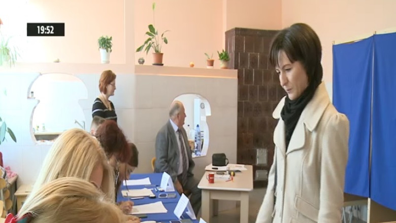 ALEGERI PREZIDENTIALE 2014. Romanii din Ungaria si din Ucraina si-au ales presedintele Imagine