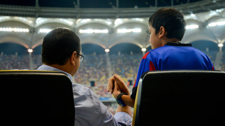 ALEGERI PREZIDENTIALE 2014. Victor Ponta si-a dezamagit fiul, raspunzandu-i ca nu a fost „spion” Imagine