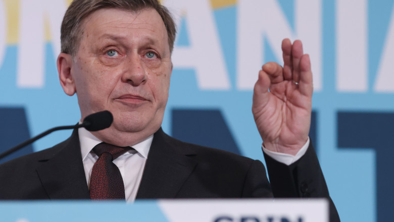 Alegeri prezidentiale 2025. Fara venituri obtinute anul trecut, Crin Antonescu are sute de mii de euro in banci Imagine