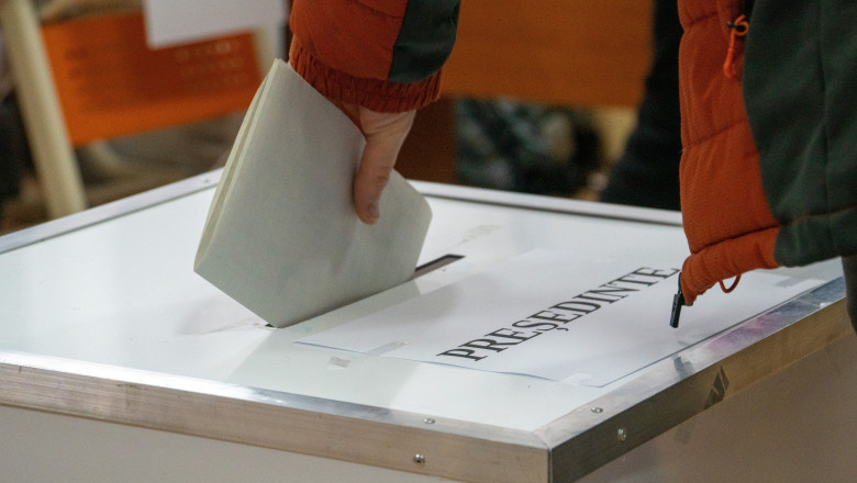 Alegeri prezidentiale 2025: Pe ce data aflam candidatii finali si care este calendarul evenimentelor pana in prima zi de vot in Romania Imagine