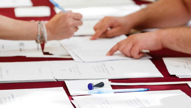 ​Alegeri prezidentiale 2025: Unde voteaza alegatorii din Bucuresti. Nu este permis votul in orice sector Imagine