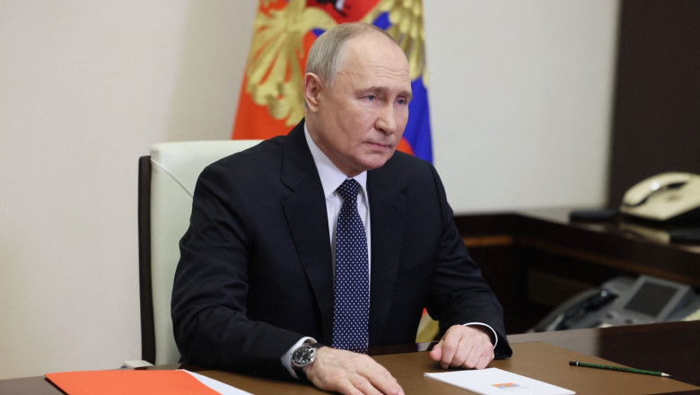 Alegeri Rusia, ziua 2. Incidentele de vineri i-au stricat ziua lui Putin. „Aceste atacuri inamice nu vor ramane nepedepsite” Imagine