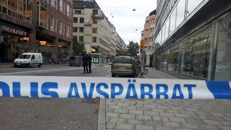 Alerta cu bomba la Stockholm. Indivizi inarmati au jefuit doua banci si o casa de schimb valutar Imagine