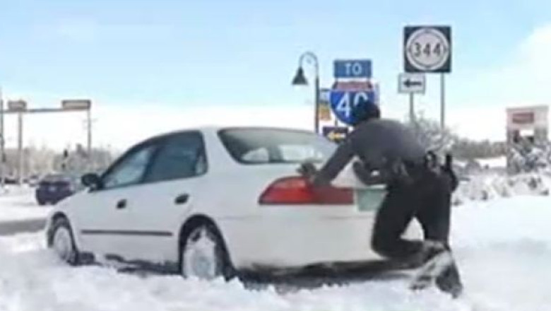 Alerta de furtuna in SUA. 13 persoane au murit, iar mii de locuinte au ramas fara electricitate Imagine