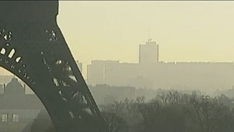 Alerta de poluare la Paris. Transportul in comun va fi gratuit in acest weekend Imagine