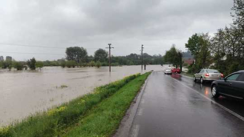 Alerta hidrologica: cod galben privind viituri rapide si posibile inundatii locale, in zece judete Imagine