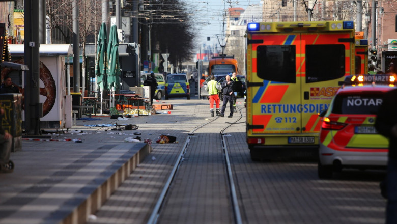 Alerta in Germania: O masina a intrat cu viteza intr-o multime de oameni. Cel putin doua persoane au murit si mai multe au fost ranite Imagine