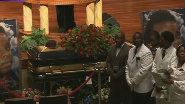 Alerta in Missouri, la funeraliile tanarului de culoare impuscat de un politist alb Imagine