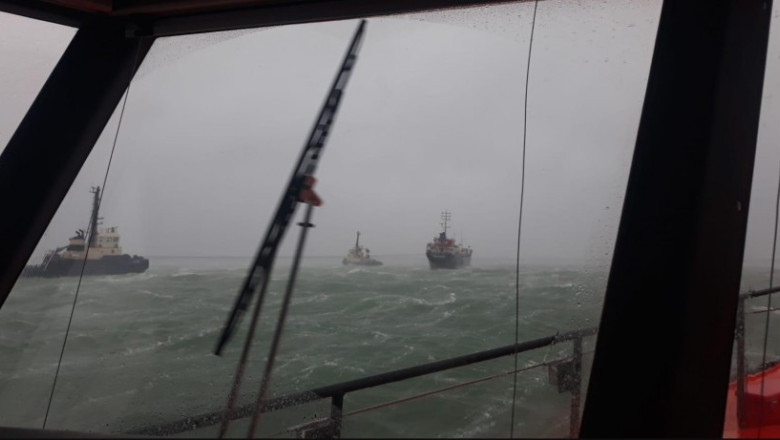 Alerta in Portul Constanta. O nava sub pavilion Barbados a fost grav avariata dupa ce s-a lovit de un dig de protectie Imagine