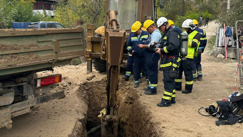 Alerta in Valcea. Conducta de gaze sparta in timpul unor lucrari la canalizare. Zeci de persoane evacuate Imagine