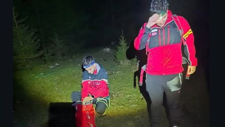 Alerta in zona Bran: Salvamontistii i-au gasit pe cei doi turisti italieni si i-au adus in siguranta la baza muntelui Imagine