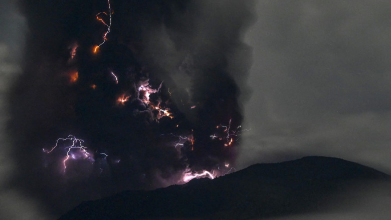 Alerta la cel mai inalt nivel in Indonezia, dupa ce vulcanul Ibu a erupt Imagine