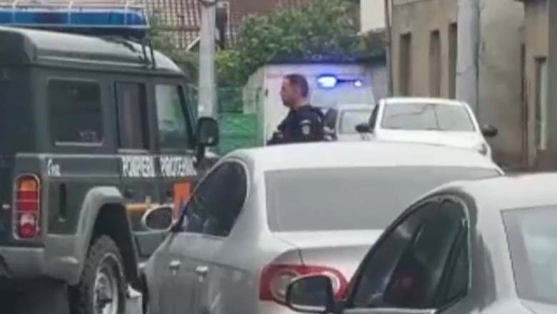 Alerta la Drobeta Turnu-Severin dupa ce o femeie a sunat la 112 si a spus ca a gasit o grenada si doua proiectile intr-un tomberon Imagine