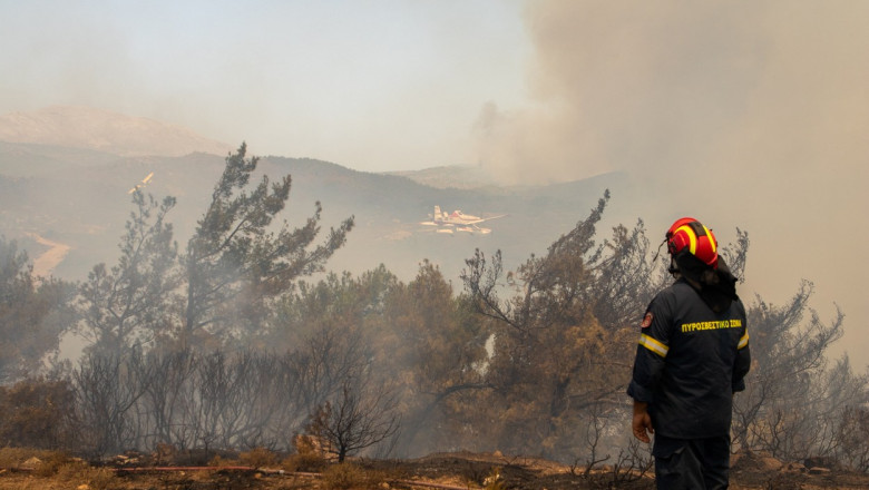 Alerta maxima de incendii in Grecia. Un mort la nord de Atena; mai multe regiuni sunt evacuate. Romania trimite din nou ajutoare Imagine