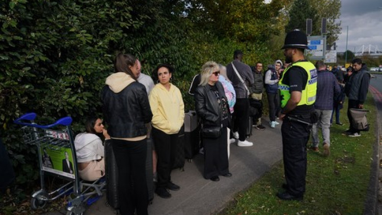 Alerta pe aeroportul din Birmingham: Zboruri anulate si pasageri evacuati din cauza unui vehicul suspect Imagine