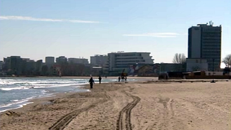 Alerta pe malul marii: Plajele continua sa se ingusteze. Intinderile de nisip s-au erodat pe portiuni cuprinse intre 50 si 600 de metri Imagine