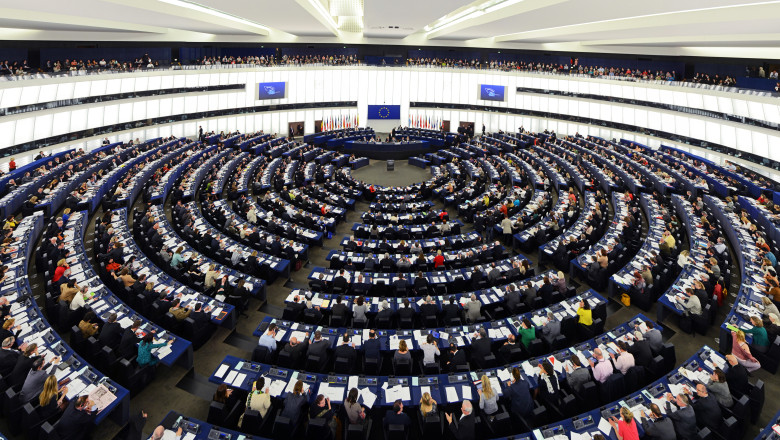 Alerta terorista in Parlamentul European de la Strasbourg. S-a emis alerta de contaminare a sticlelor cu apa Imagine