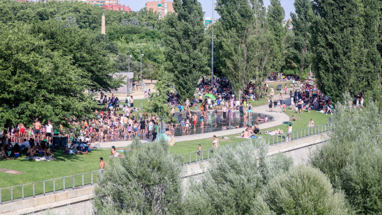 Alerte meteo in Europa. Cod rosu de canicula in Spania, unde vor fi 44 de grade; furtuni si inundatii in Balcani Imagine