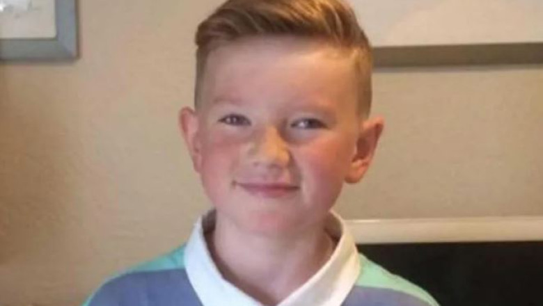 Alex Batty, baiatul britanic disparut in urma cu 6 ani si gasit in Franta, s-a intors acasa Imagine